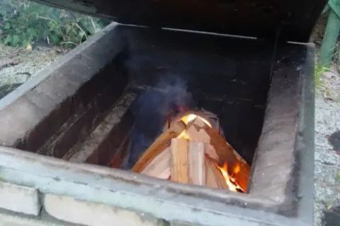 Jak zbudować grill ogrodowy? Kompletny poradnik krok po kroku