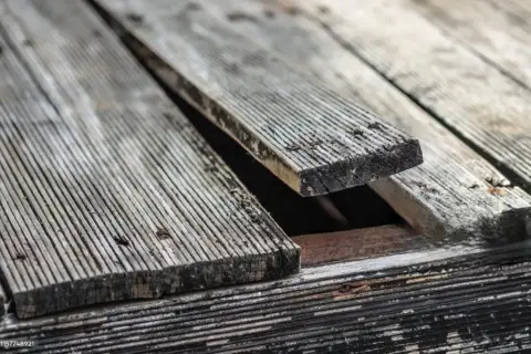 Wkręty do tarasu z modrzewia: wybierz mądrze i ciesz się latami!