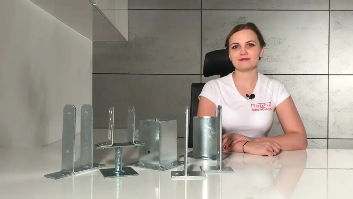 Kotwy do słupów drewnianych: Jak wybrać i zamontować bez błędów?