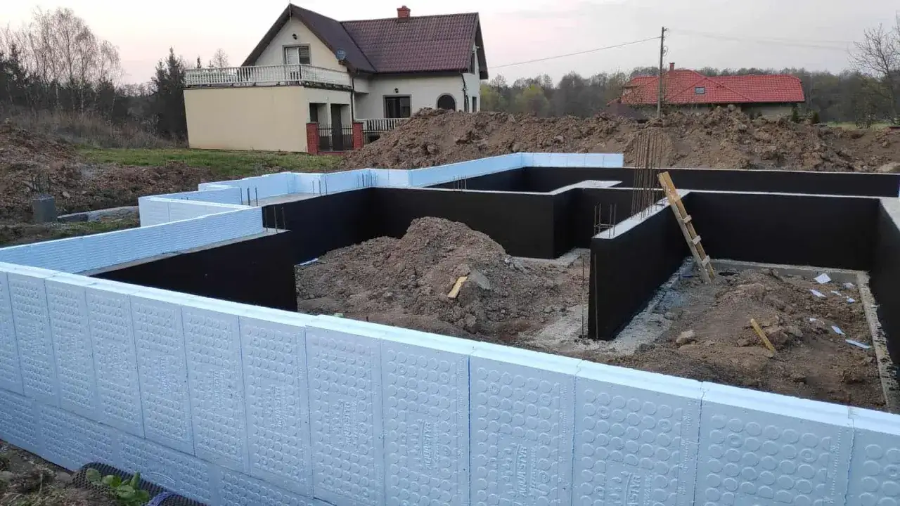 przygotowanie ściany fundamentowej przed ociepleniem